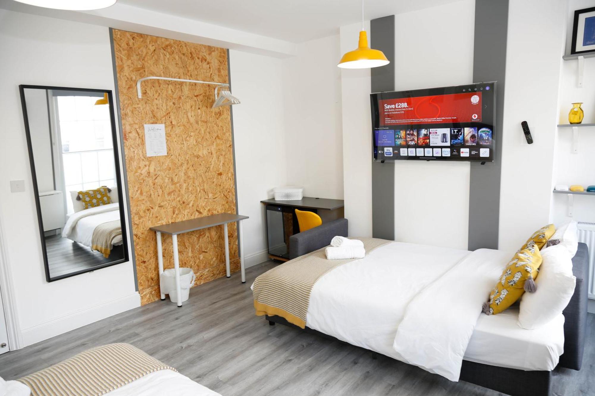 Luxury Rooms In Camden Town Near Shops, Cafes, Bars & Metro With Shared Bathrooms Londres Exterior foto
