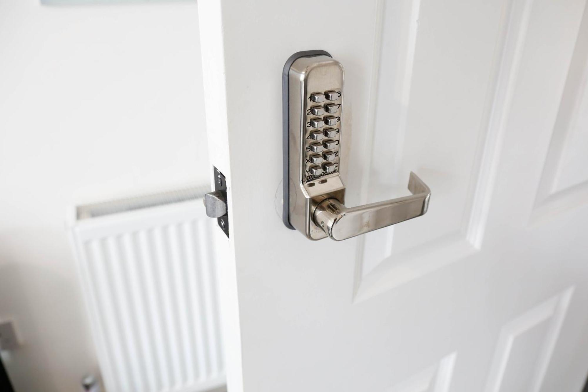 Luxury Rooms In Camden Town Near Shops, Cafes, Bars & Metro With Shared Bathrooms Londres Exterior foto