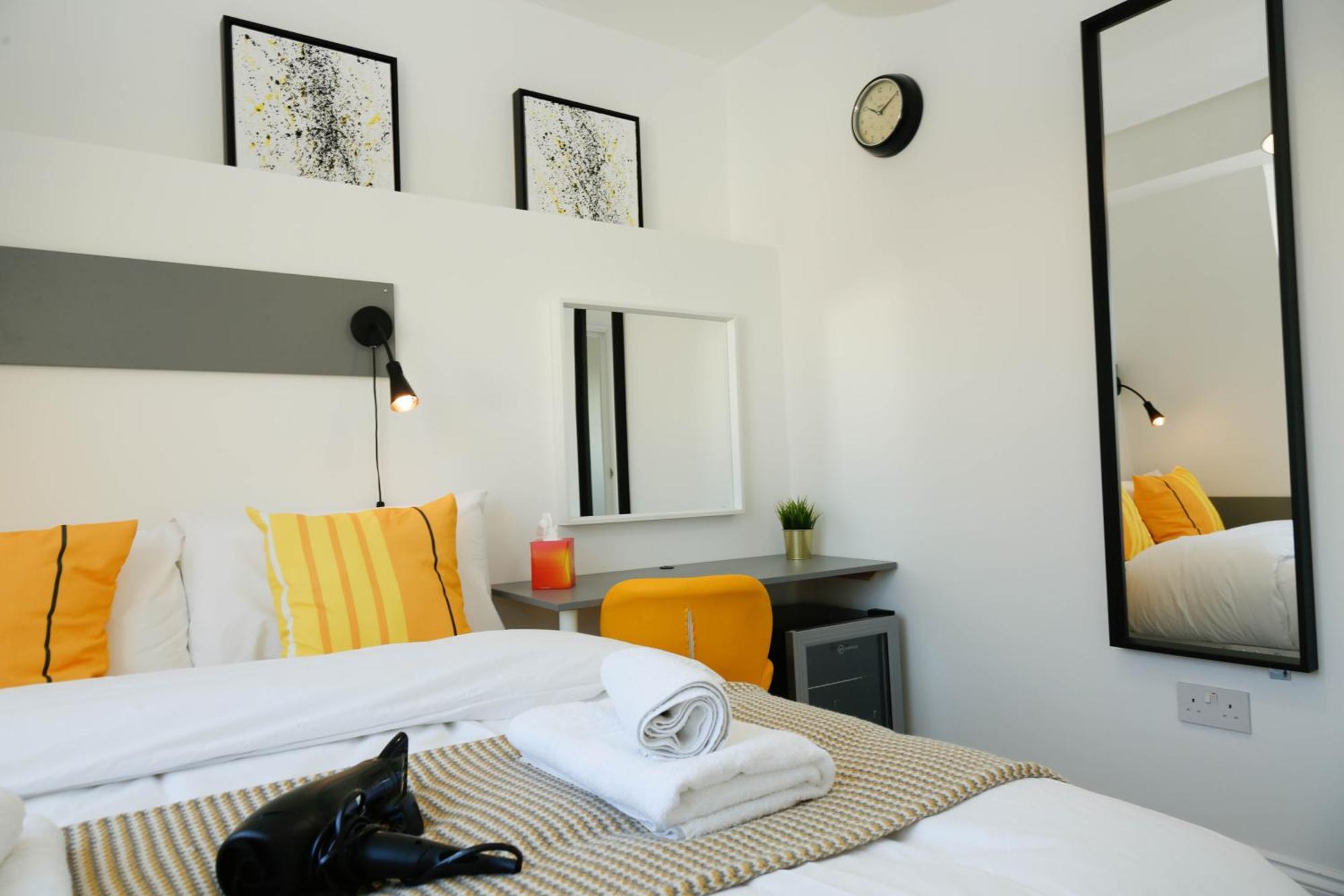 Luxury Rooms In Camden Town Near Shops, Cafes, Bars & Metro With Shared Bathrooms Londres Exterior foto
